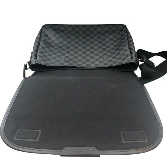 Louis Vuitton Renzo Damier Graphite Shoulder Bag - Picture 5 of 8